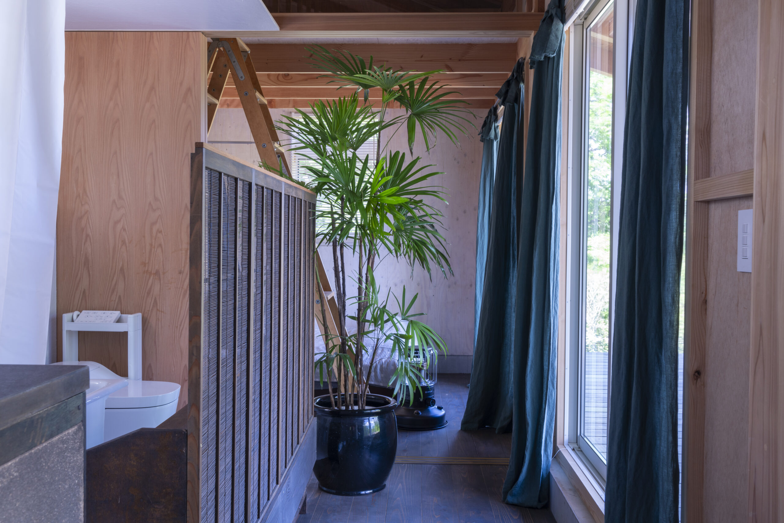 道具と広い庭｜ＹＵＭＯＲＥ｜大和重工