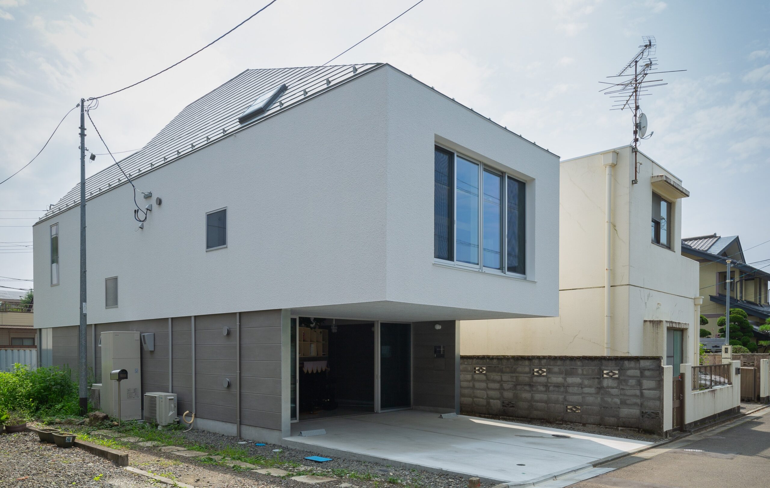 八幡の二世帯住宅「二世帯で住む、巨木の住処」｜ＹＵＭＯＲＥ｜大和重工