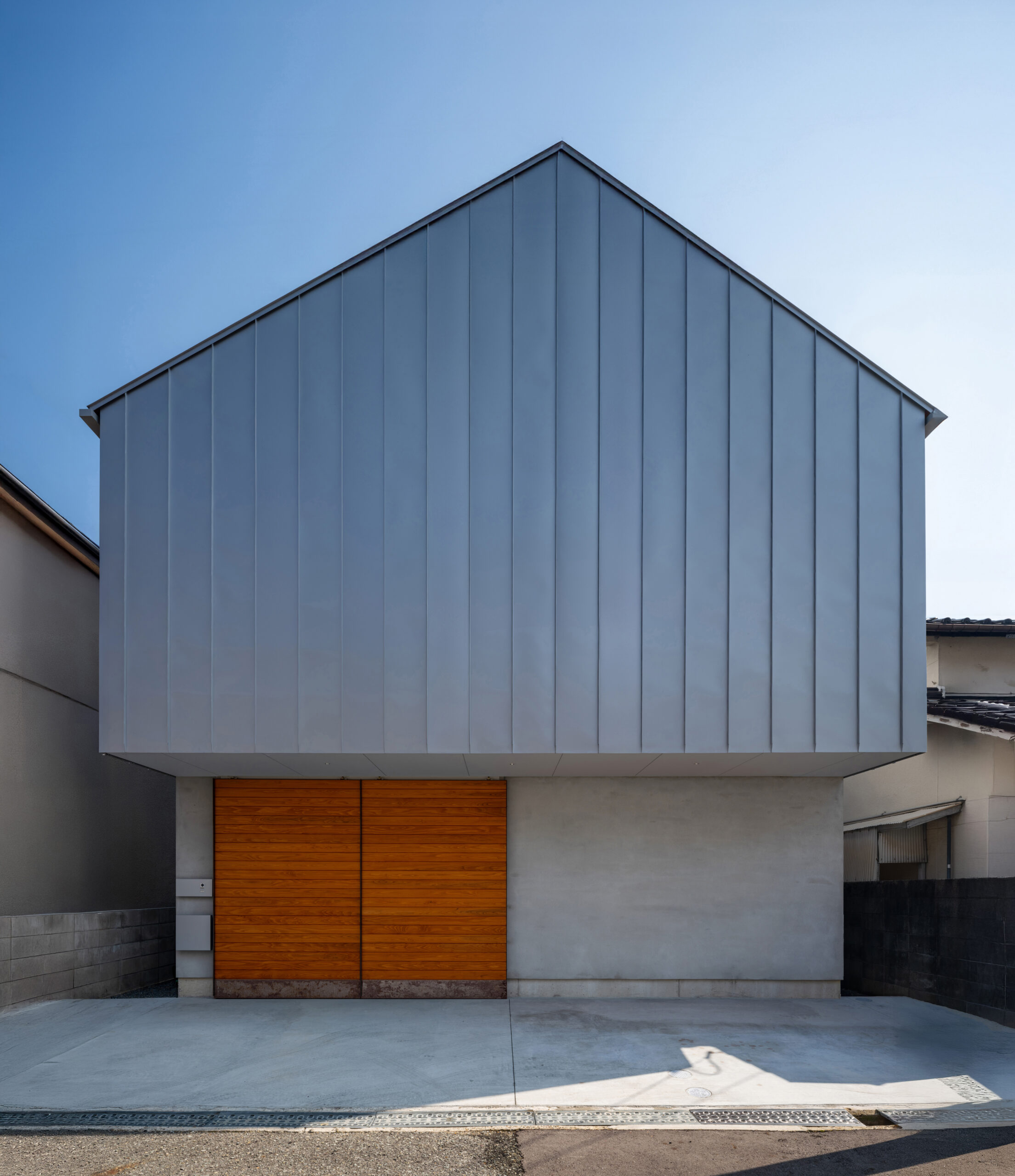 宝塚のガレージハウス｜ＹＵＭＯＲＥ｜大和重工